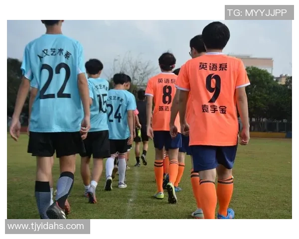 足球球星灯箱:点亮球场荣耀,传递无尽激情与梦想